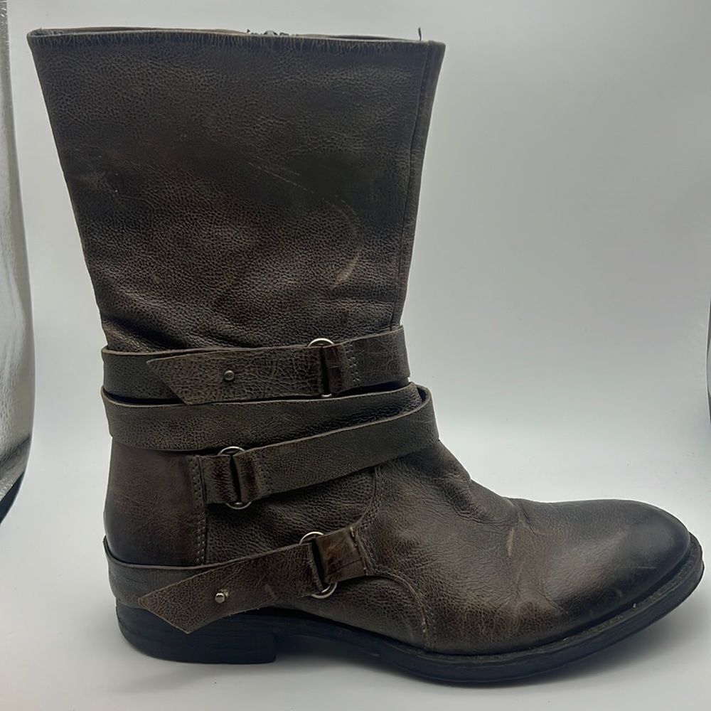 Vera wang Lavender boots